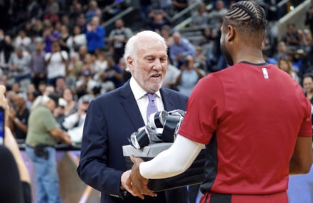 足球门等必 足球门等必